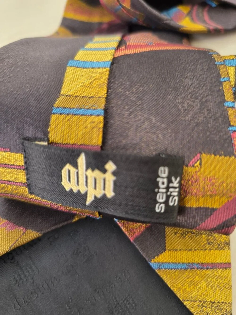 Alpi Silk Tie Metallic Abstract Geometric Necktie Multicolor Black 3.75